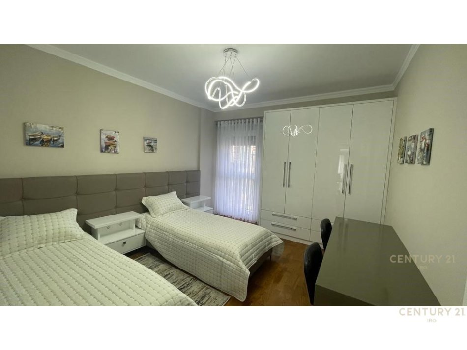 Tirane, jap me qera apartament 2+1+2+POST PARKIMI+Ballkon , 133 m² 1.400 € (Rruga e Kosovarëve)