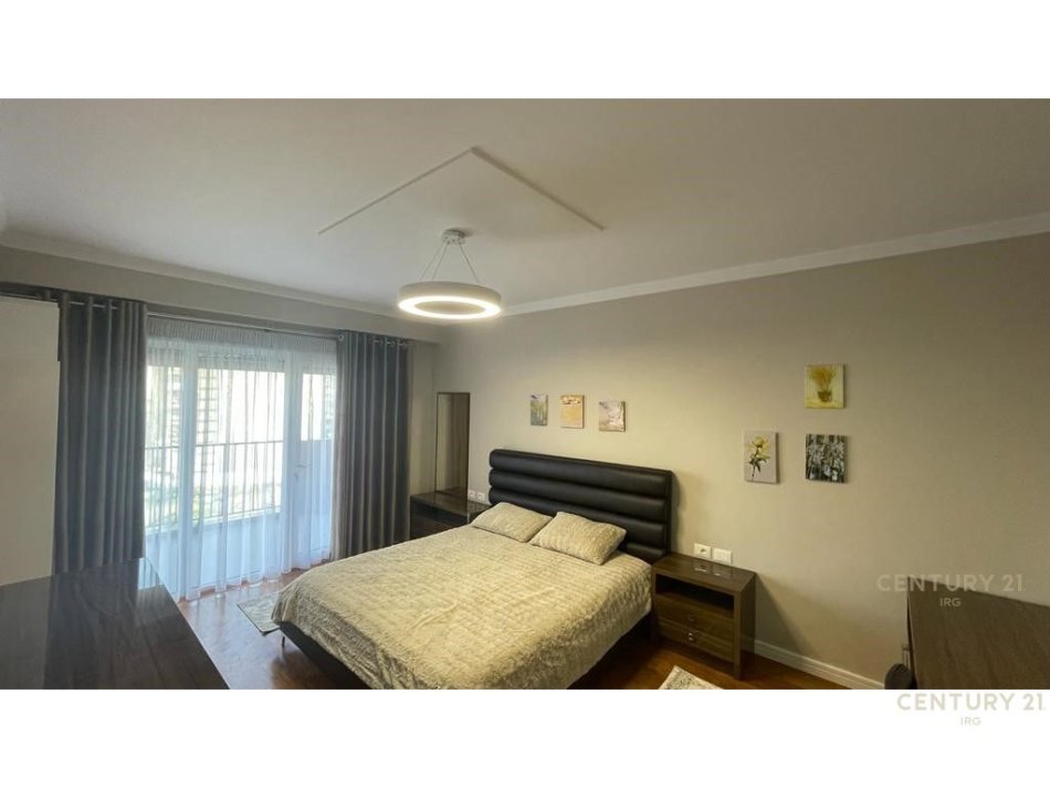 Tirane, jap me qera apartament 2+1+2+POST PARKIMI+Ballkon , 133 m² 1.400 € (Rruga e Kosovarëve)