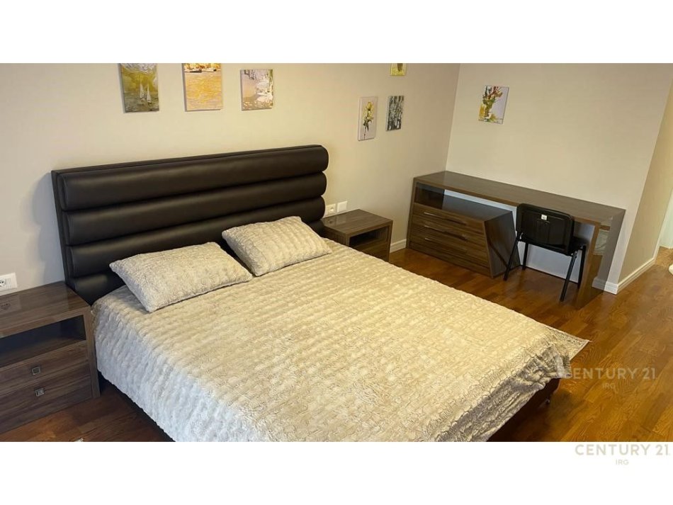 Tirane, jap me qera apartament 2+1+2+POST PARKIMI+Ballkon , 133 m² 1.400 € (Rruga e Kosovarëve)
