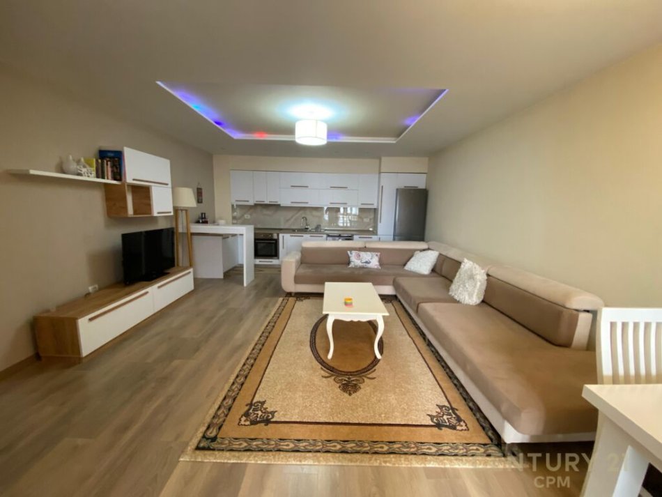Tirane, jap me qera apartament 2+1+Ballkon , 92 m² 500 € (Liqeni i Thatë)