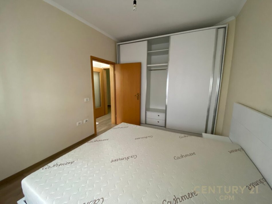 Tirane, jepet me qera apartament 2+1 Kati 2, 92 m² 500 € (liqen i thate)
