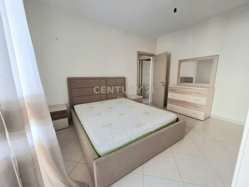Tirane, jepet me qera apartament 2+1 Kati 3, 102 m² 500 € (yzberisht)