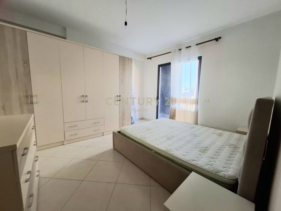 Tirane, jepet me qera apartament 2+1 Kati 3, 102 m² 500 € (yzberisht)