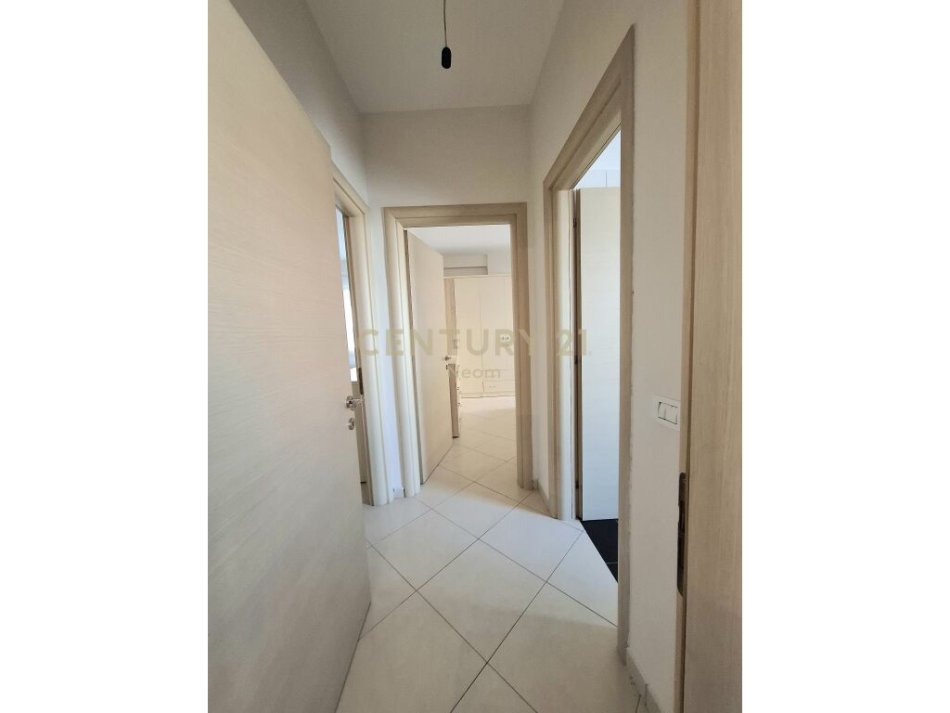 Tirane, jepet me qera apartament 2+1 Kati 3, 102 m² 500 € (yzberisht)