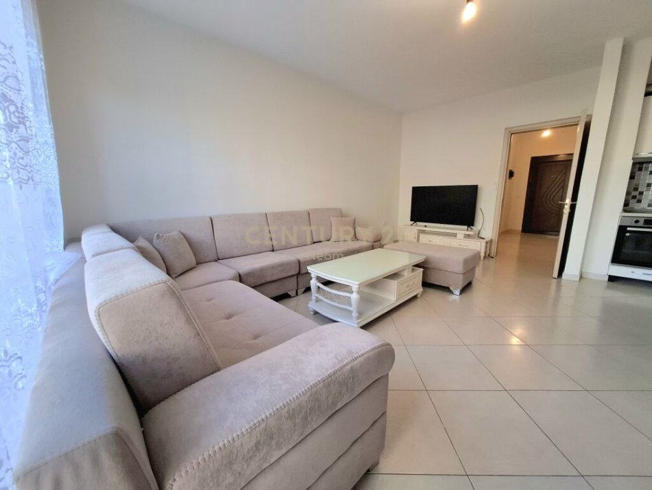 Tirane, jepet me qera apartament 2+1 Kati 3, 102 m² 500 € (yzberisht)