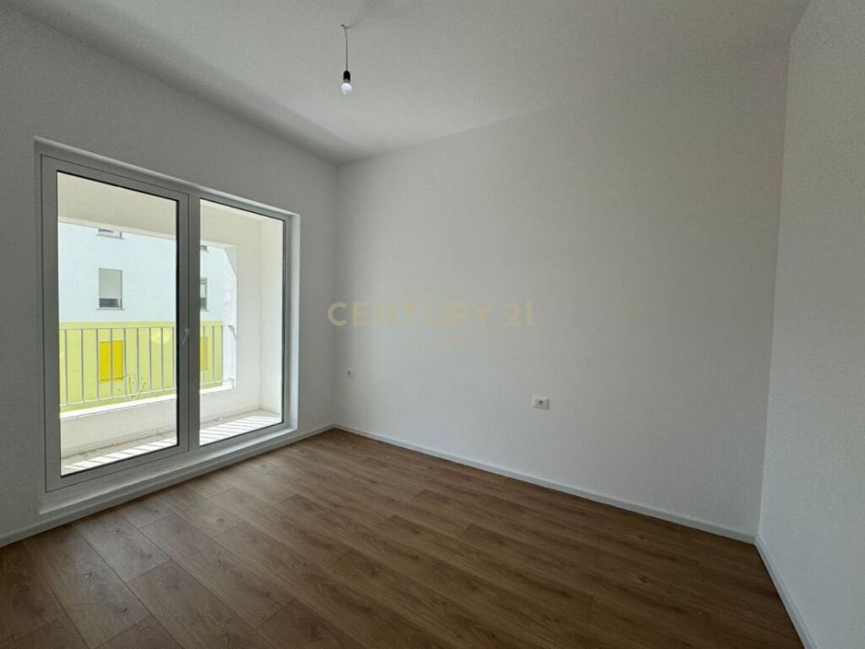 Tirane, shitet apartament 1+1 Kati 4, 54 m² 70.000 € (Ali Demi Kompleksi Kaimi)
