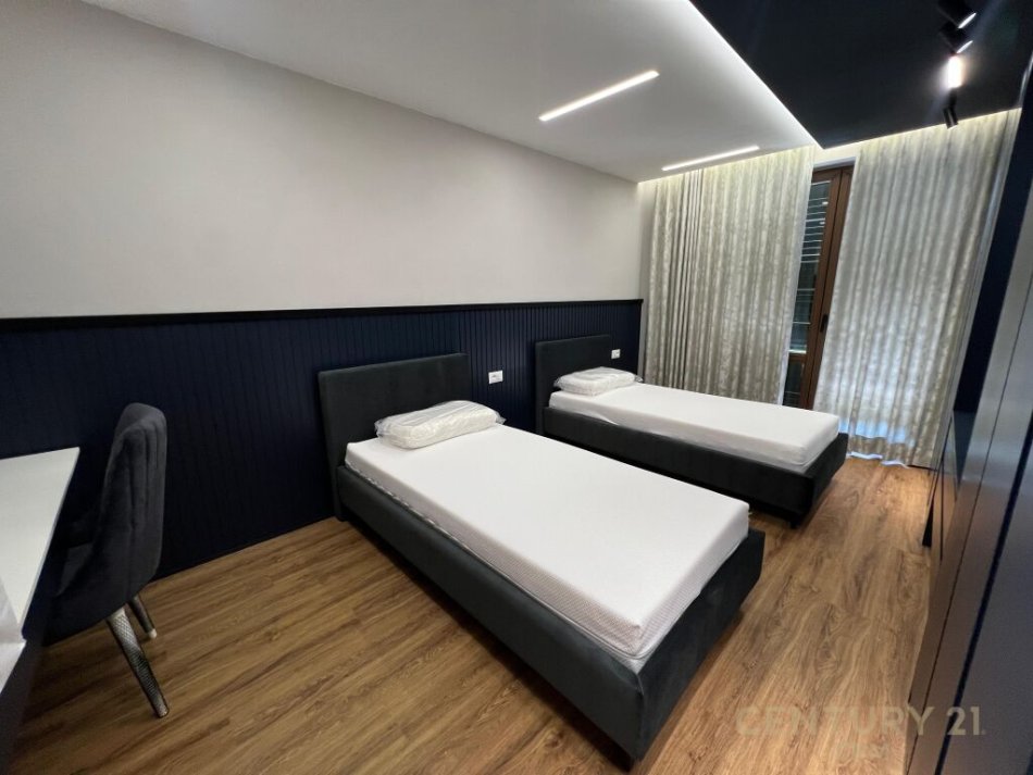 Tirane, jepet me qera apartament 2+1 Kati 2, 97 m² 1.500 € (sheshi willson)