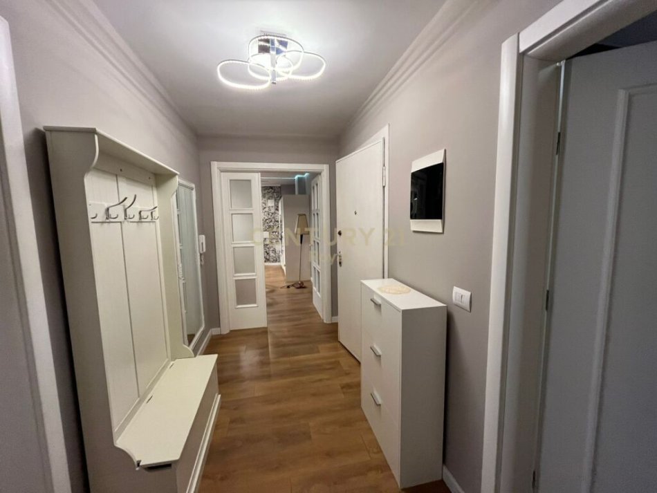 Tirane, jepet me qera apartament 2+1 Kati 3, 120 m² 1.000 € (rruga e elbasanit)
