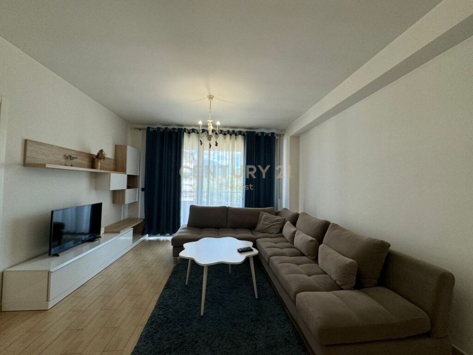 Tirane, jap me qera apartament 2+1+2+Ballkon , 120 m² 1.600 € (Tek Nobis, Liqeni i Tiranes)