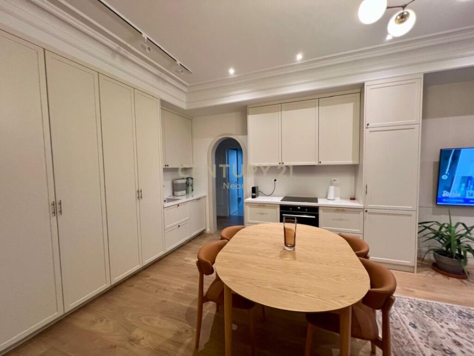Tirane, shes apartament 2+1+2 , 125 m² 340.000 € (Rruga e Kavajës)