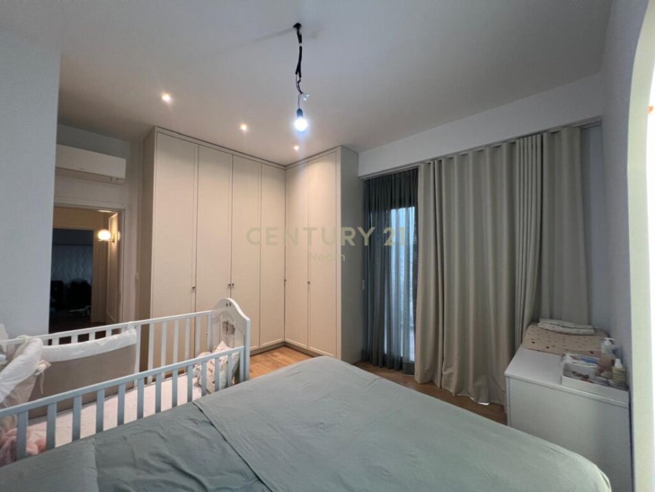 Tirane, shes apartament 2+1+2 , 125 m² 340.000 € (Rruga e Kavajës)