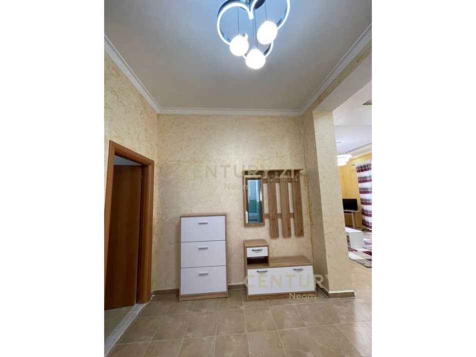 Tirane, jap me qera apartament 2+1+Ballkon , 100 m² 550 € (Rruga Eduard Mano, Kopshti Botanik Zoologjik)