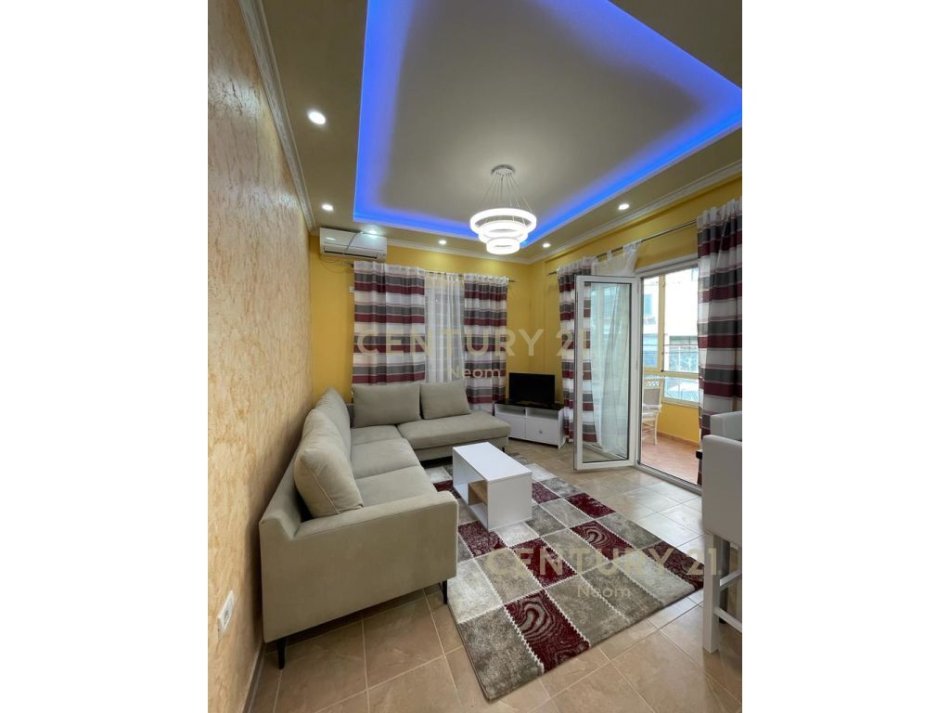 Tirane, jap me qera apartament 2+1+Ballkon , 100 m² 550 € (Rruga Eduard Mano, Kopshti Botanik Zoologjik)