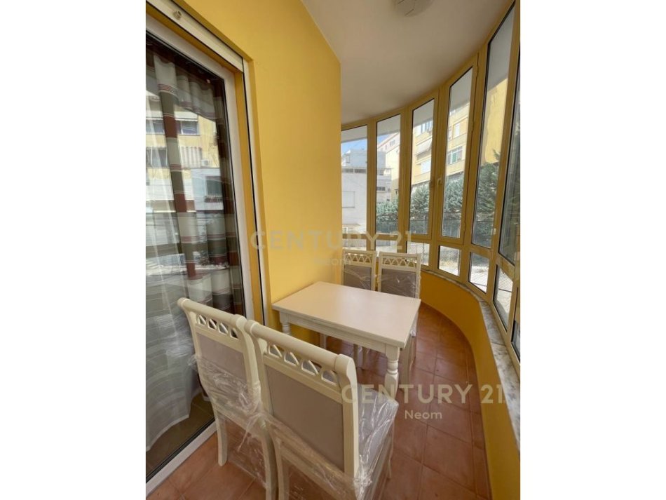 Tirane, jap me qera apartament 2+1+Ballkon , 100 m² 550 € (Rruga Eduard Mano, Kopshti Botanik Zoologjik)