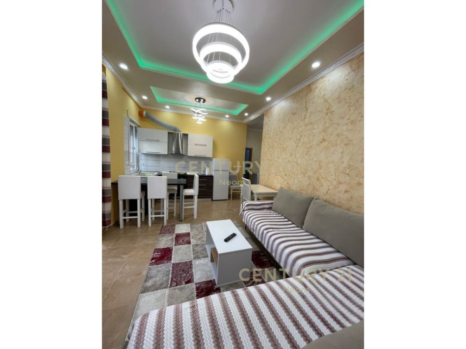 Tirane, jap me qera apartament 2+1+Ballkon , 100 m² 550 € (Rruga Eduard Mano, Kopshti Botanik Zoologjik)