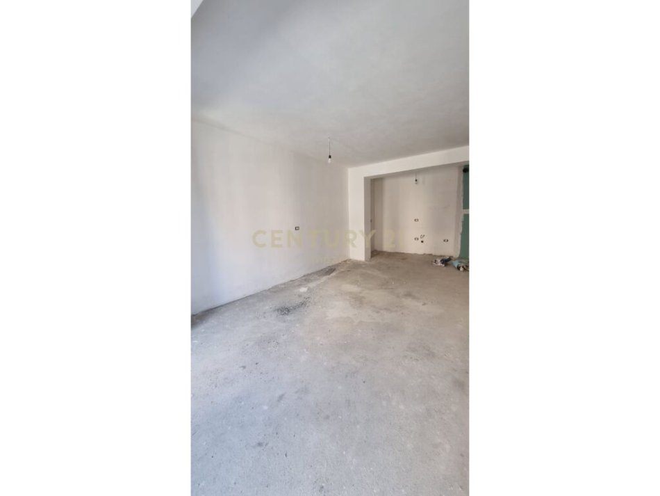 Tirane, shes apartament 2+1 Kati 1, 105 m² 157.000 € 