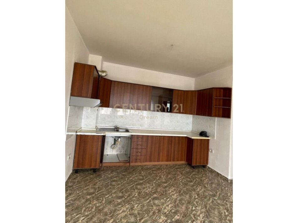 Tirane, shitet apartament 2+1 Kati 6, 92 m² 120.000 € (uet)