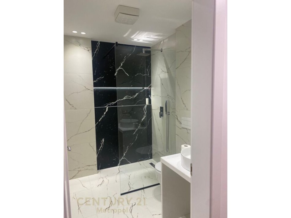 Tirane, shitet apartament 1+1 Kati 2, 150 m² 375.000 € (kopeshti botanik)