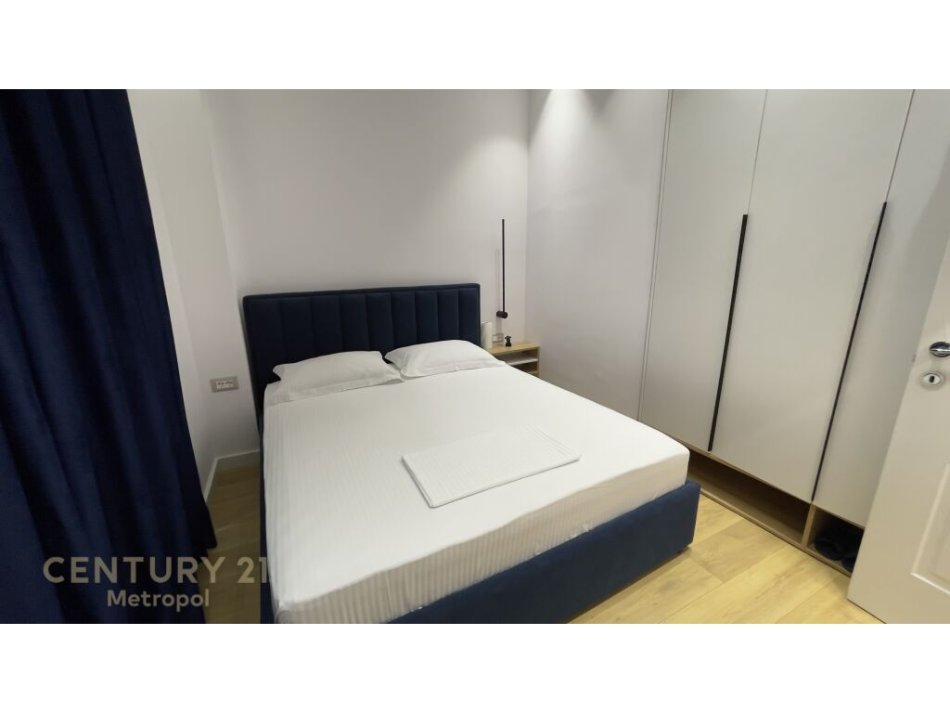 Tirane, shitet apartament 1+1 Kati 2, 150 m² 375.000 € (kopeshti botanik)