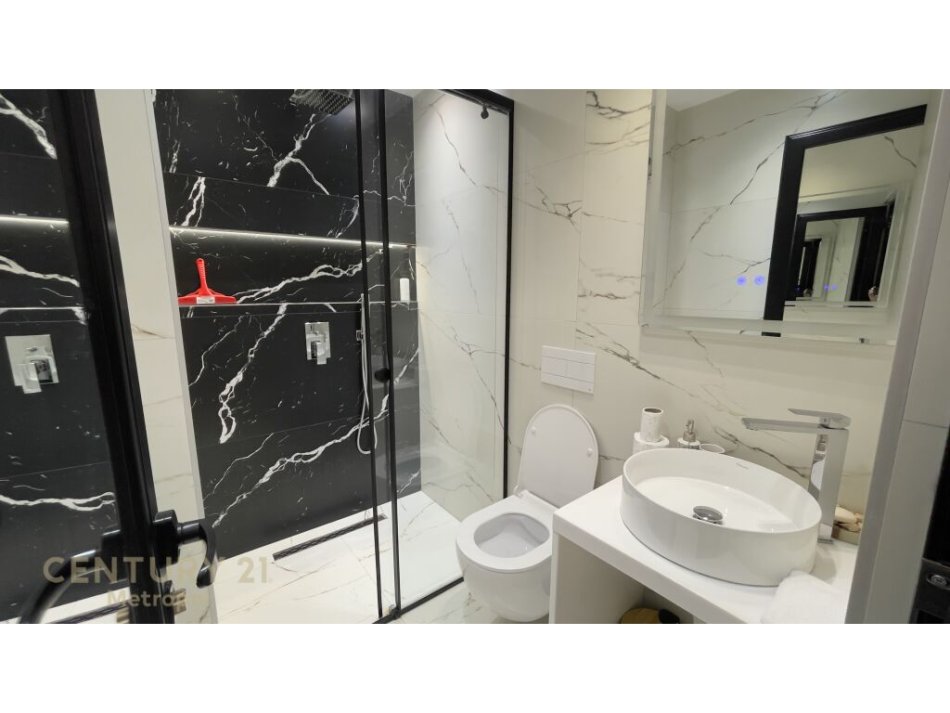 Tirane, shitet apartament 1+1 Kati 2, 150 m² 375.000 € (kopeshti botanik)