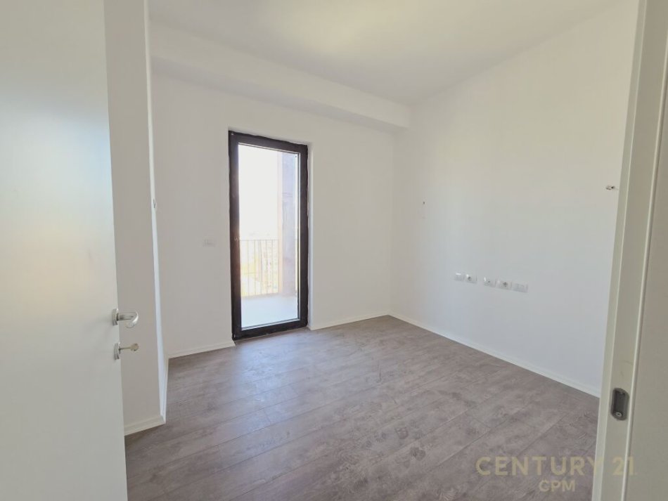 Tirane, shes apartament 2+1 Kati 13, 113 m² 226.000 € (Rruga e Kavajes)