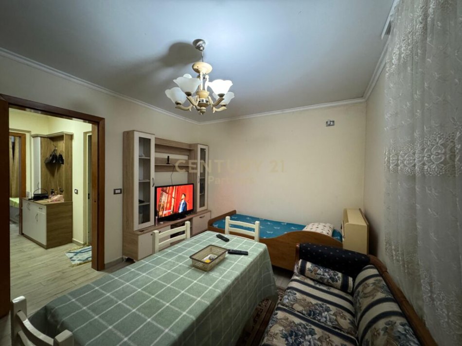 Tirane, shes apartament 1+1 Kati 1, 60 m² 105.000 € (Rruga Mine Peza)