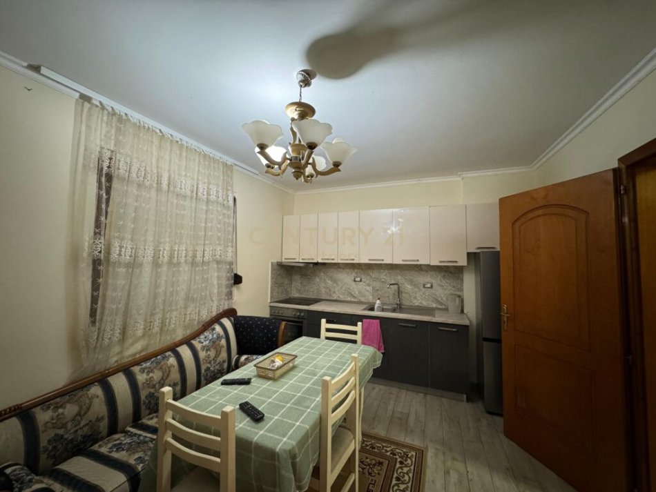 Tirane, shes apartament 1+1 Kati 1, 60 m² 105.000 € (Rruga Mine Peza)