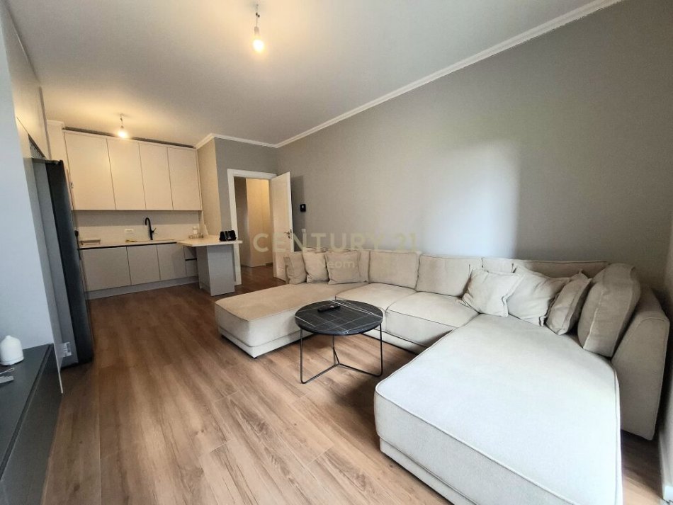 QIRA, APARTAMENT MODERN 2+1+2+POST PARKIMI NE KINOSTUDIO!Neom100341