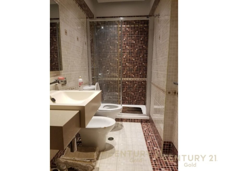 Tirane, shes apartament 4+1+3 , 348 m² 650.000 € (Stadiumi Dinamo)