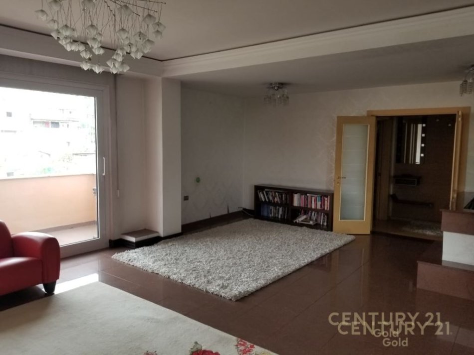 Tirane, shes apartament 4+1+3 , 348 m² 650.000 € (Stadiumi Dinamo)