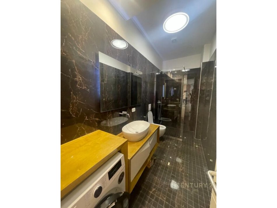 Tirane, shes apartament 2+1+2+Ballkon , 130 m² 420.000 € (Park Gate, Rruga e Elbasanit)