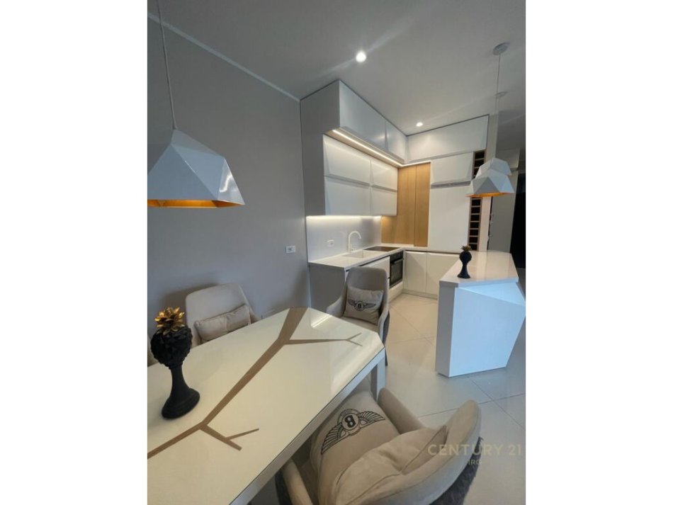 Tirane, shes apartament 2+1+2+Ballkon , 130 m² 420.000 € (Park Gate, Rruga e Elbasanit)