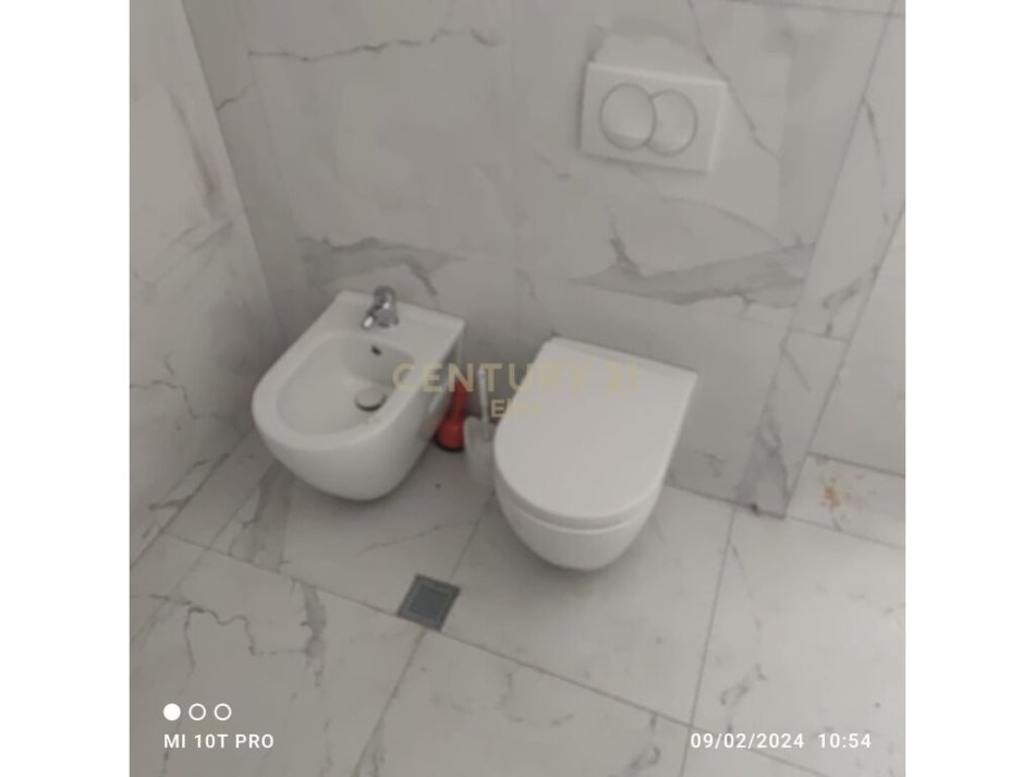 Tirane, jap me qera zyre , 95 m² 750 € (Stadiumi Dinamo)