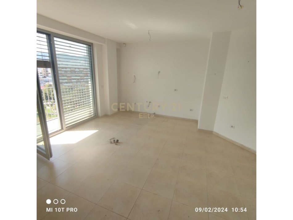 Tirane, jap me qera zyre , 95 m² 750 € (Stadiumi Dinamo)
