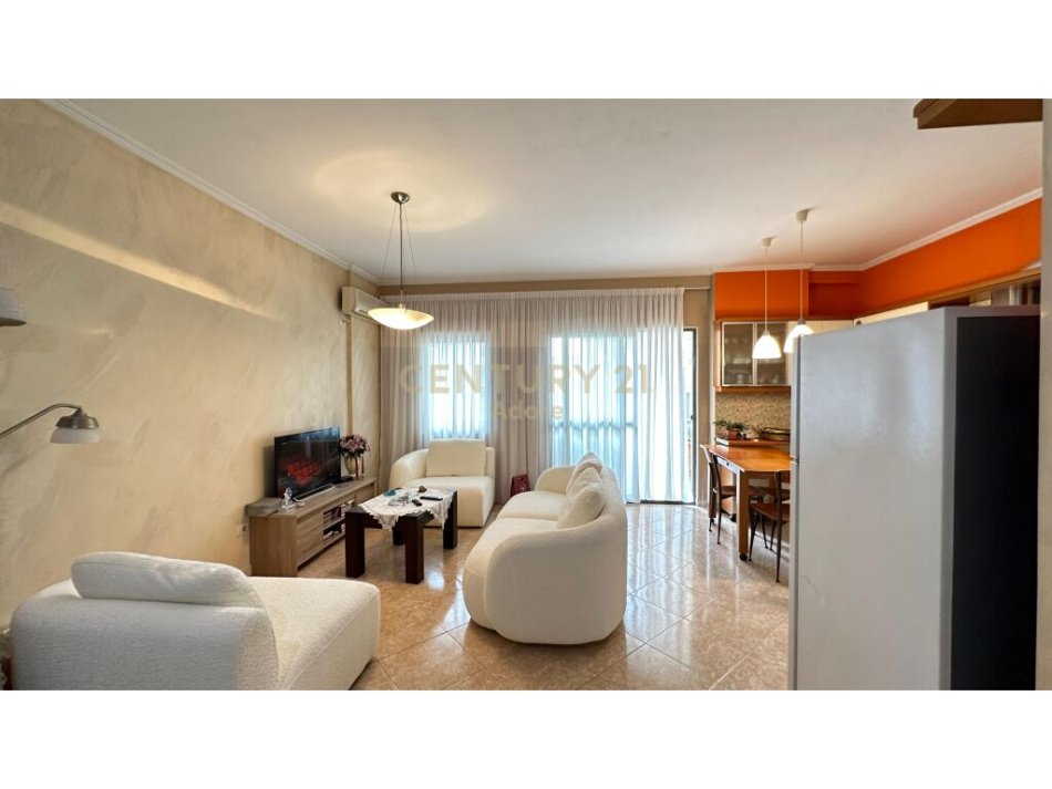 Tirane, shes apartament 2+1+2+Ballkon , 110 m² 225.000 € (Komuna e Parisit)