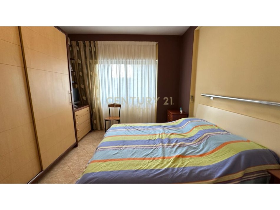 Tirane, shes apartament 2+1+2+Ballkon , 110 m² 225.000 € (Komuna e Parisit)