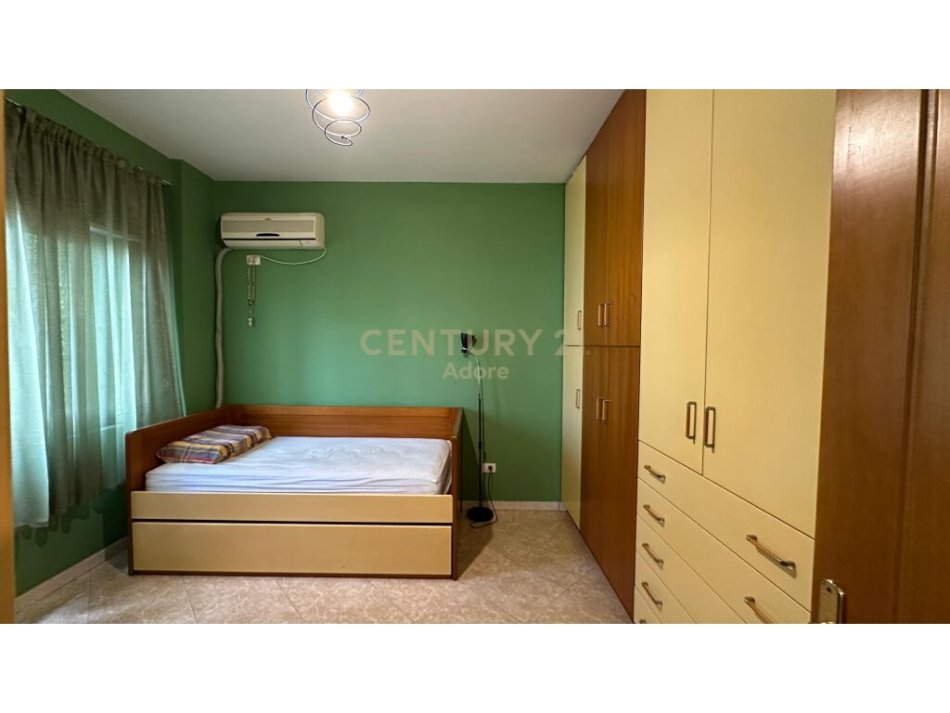 Tirane, shes apartament 2+1+2+Ballkon , 110 m² 225.000 € (Komuna e Parisit)
