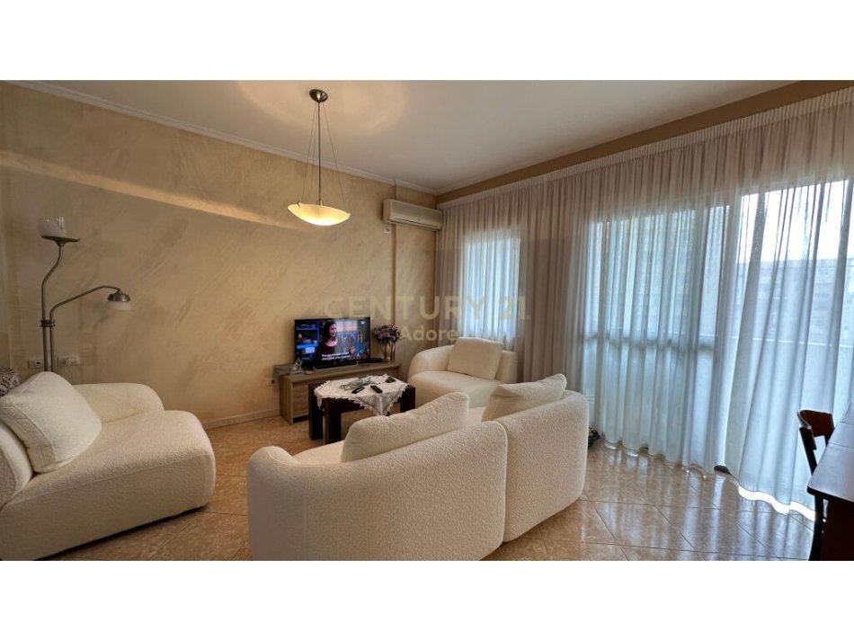 Tirane, shes apartament 2+1+2+Ballkon , 110 m² 225.000 € (Komuna e Parisit)