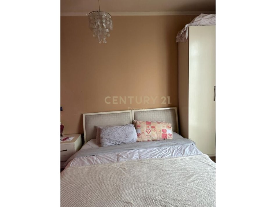 Tirane, shitet apartament 1+1 Kati 3, 74 m² 86.000 € (Casa Italia)