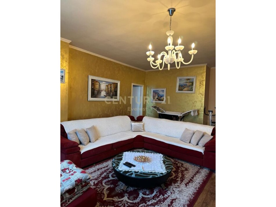 Tirane, shitet apartament 1+1 Kati 3, 74 m² 86.000 € (Casa Italia)