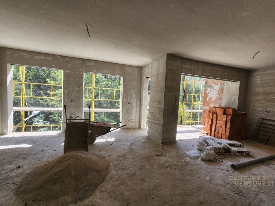Tirane, shes apartament 2+1+2+POST PARKIMI +Ballkon , 131 m² 420.000 € (Rruga e Elbasanit)