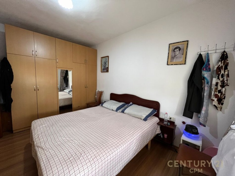 SHESIM APARTAMENT 1+1 PRANE 21 DHJETORIT!  bot100409