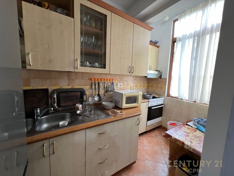 SHESIM APARTAMENT 1+1 PRANE 21 DHJETORIT! bot100409