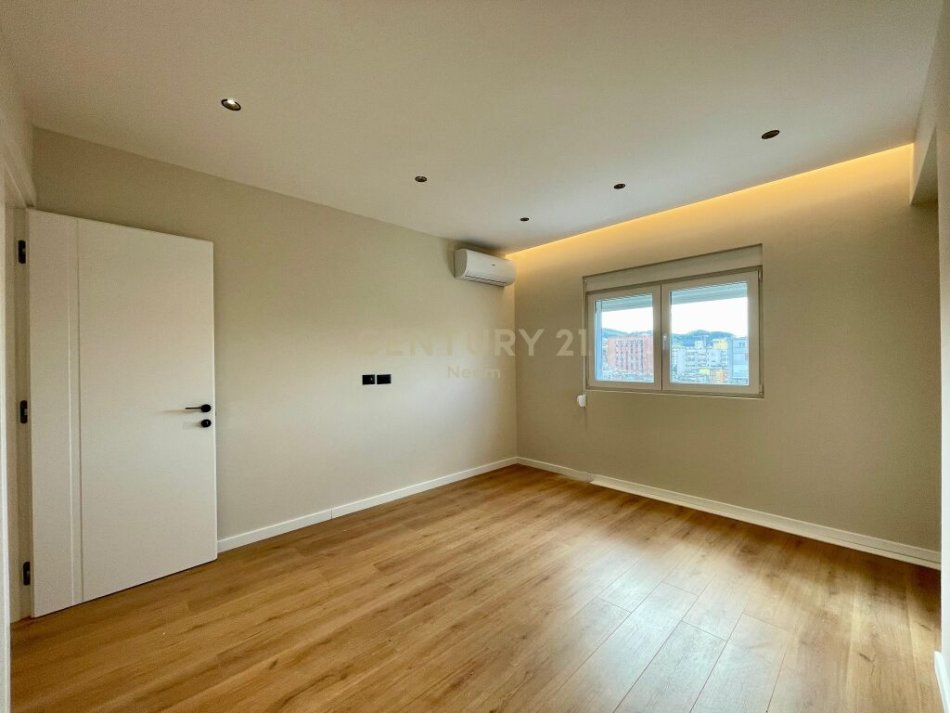 Tirane, jepet me qera apartament 2+1 Kati 6, 60 m² 700 € (petro nini)