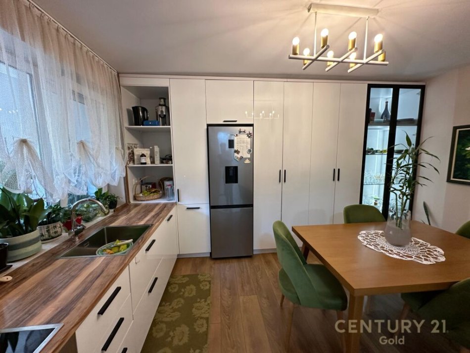 Tirane, shitet apartament 3+1 Kati 3, 80 m² 178.000 € (shkolla e baletit)