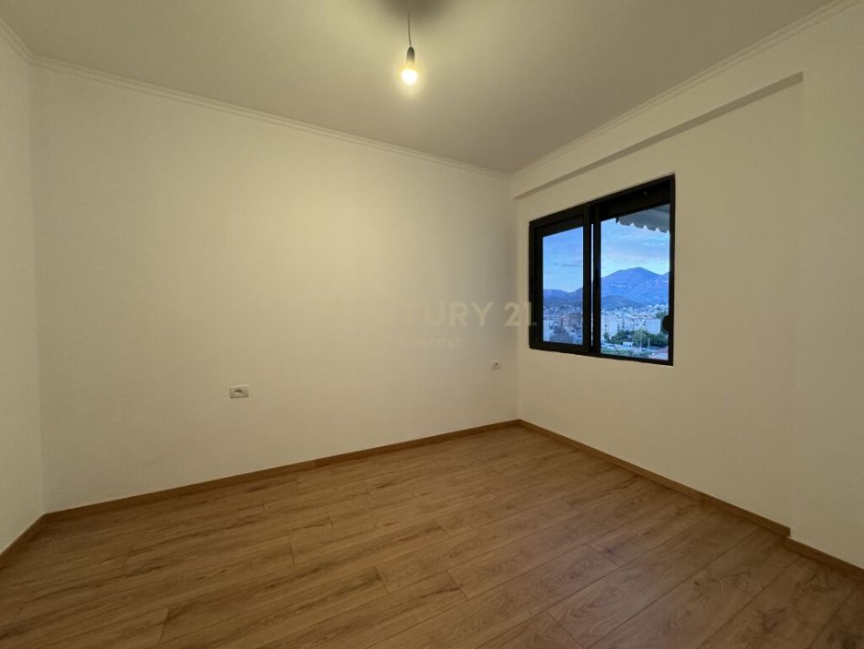 Tirane, shes apartament 1+1 Kati 5, 55 m² 90.000 € 
