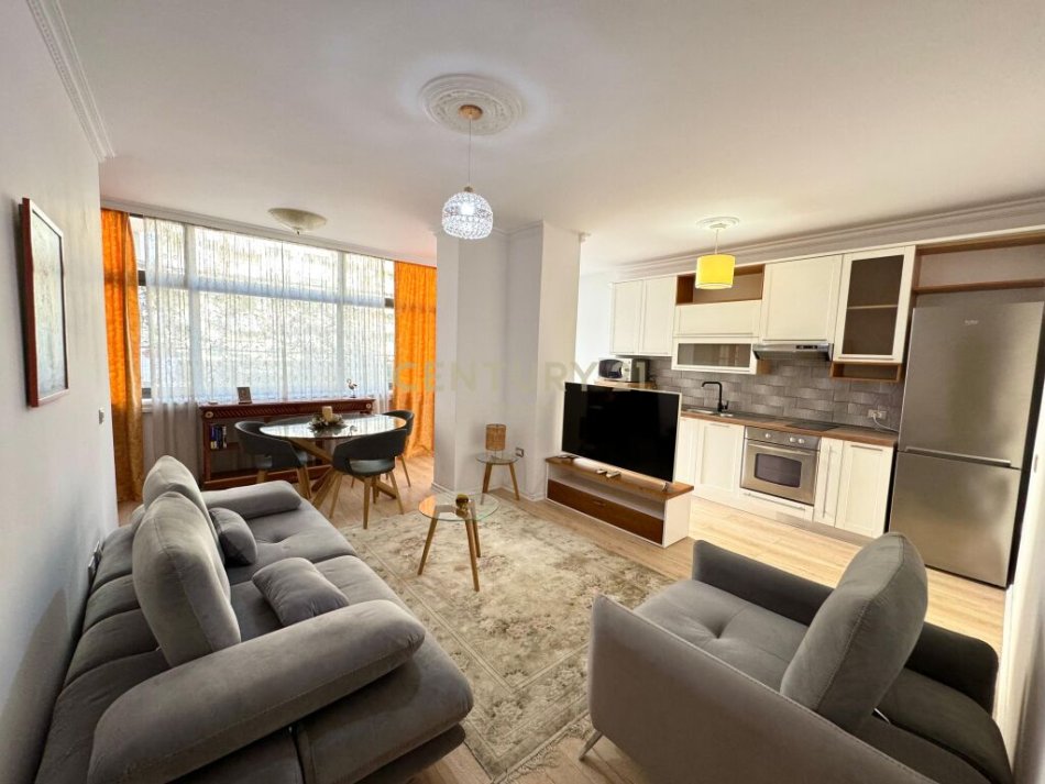 Tirane, shes apartament 1+1 , 81 m² 195.000 € (Stadiumi Qemal Stafa, Rruga e Elbasanit)