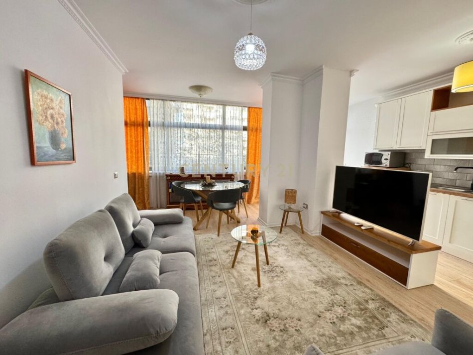 Tirane, shitet apartament 1+1 Kati 2, 81 m² 195.000 € (air albania)