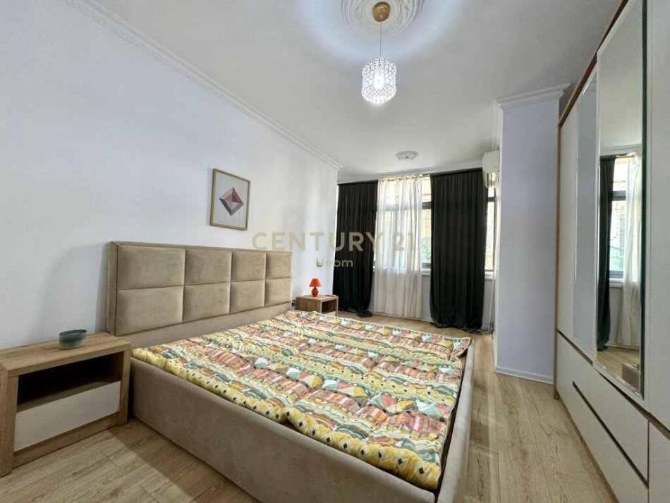 Tirane, shes apartament 1+1 , 81 m² 195.000 € (Stadiumi Qemal Stafa, Rruga e Elbasanit)
