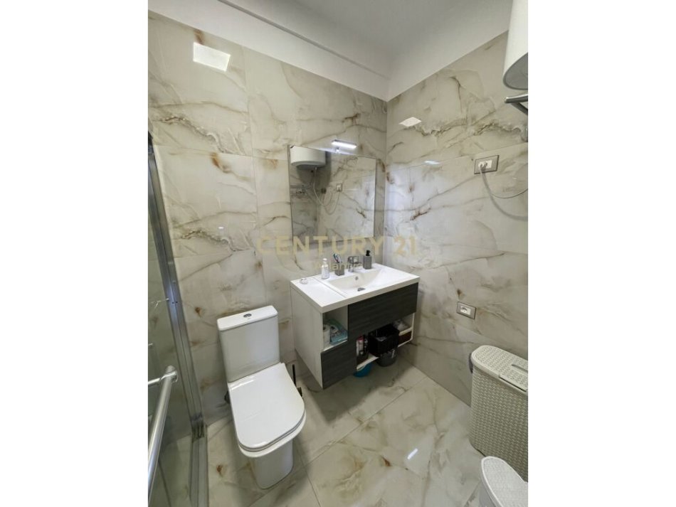 Durres, shitet apartament 2+1+Ballkon Kati 7, 96 m² 115.000 € (PLAZH RROTA KUQE)